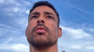 Cauã Reymond está sendo cotado para interpretar César Ribeiro no remake de Vale Tudo - Reprodução/Instagram